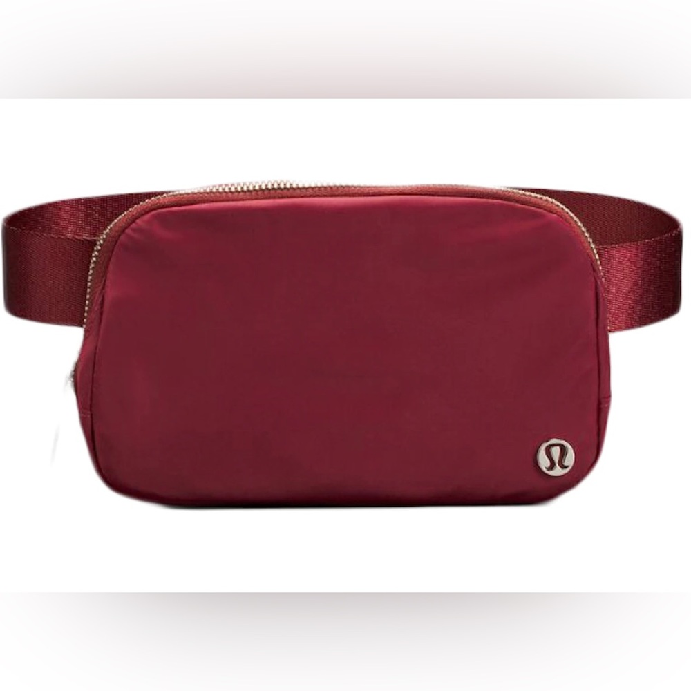 Lululemon Everywhere Belt Bag Crossbody Bag in Mulled Wine